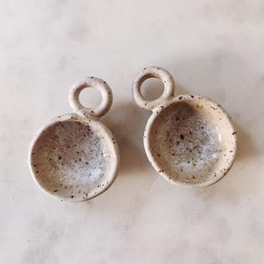 Mona Scoop in Rustic White // handmade ceramic tea coffee and spice scoop 