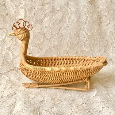 Vintage Rooster Basket, Woven Rattan, Chicken, Farm House, Country Kitchen 