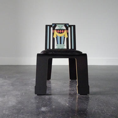 Robert Venturi Sheraton chair by Knoll 