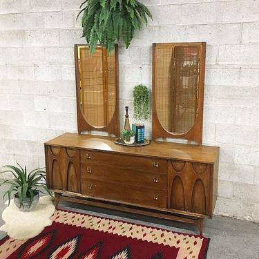 LOCAL PICKUP ONLY ------------- Vintage Broyhill Mirrored Dresser 