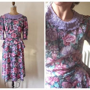 vintage floral print peplum dress - darling crochet collar dress / 80s peplum dress, lavender floral dress / purple floral print dress 