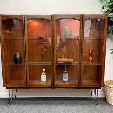 Mid Century Modern Display Cabinet ( Delivered )
