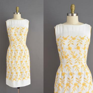 vintage 1950s dress | Beautiful White Cocktail Party Yellow Floral Dress | Small | 50s vintage dress 