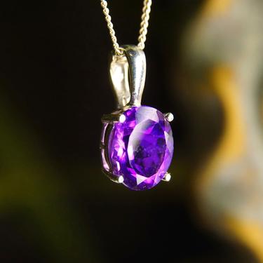 Vintage 14k White Gold Amethyst Pendant, Oval-Cut Purple Amethyst, Understated Gold Prong Setting, Elegant 585 Accessories, 3/4” L 