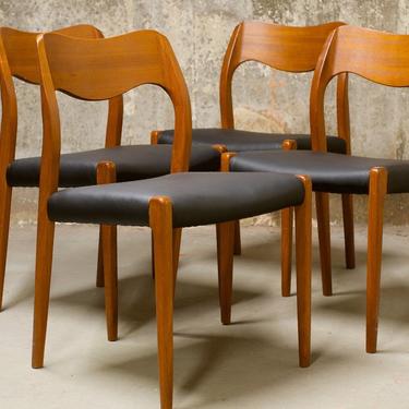 Niels Moller Model 71 dining chairs 