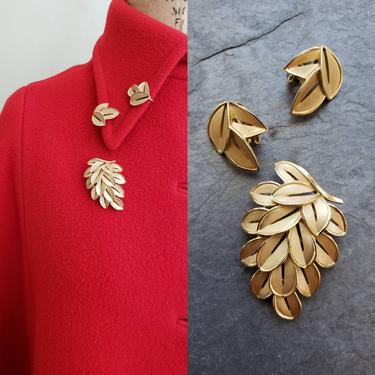 1950s Crown Trifari Brushed Gold Leaf Set Demi Parure / 50s Signed Brooch Earrings Clip Set Leaves nature Branch / 