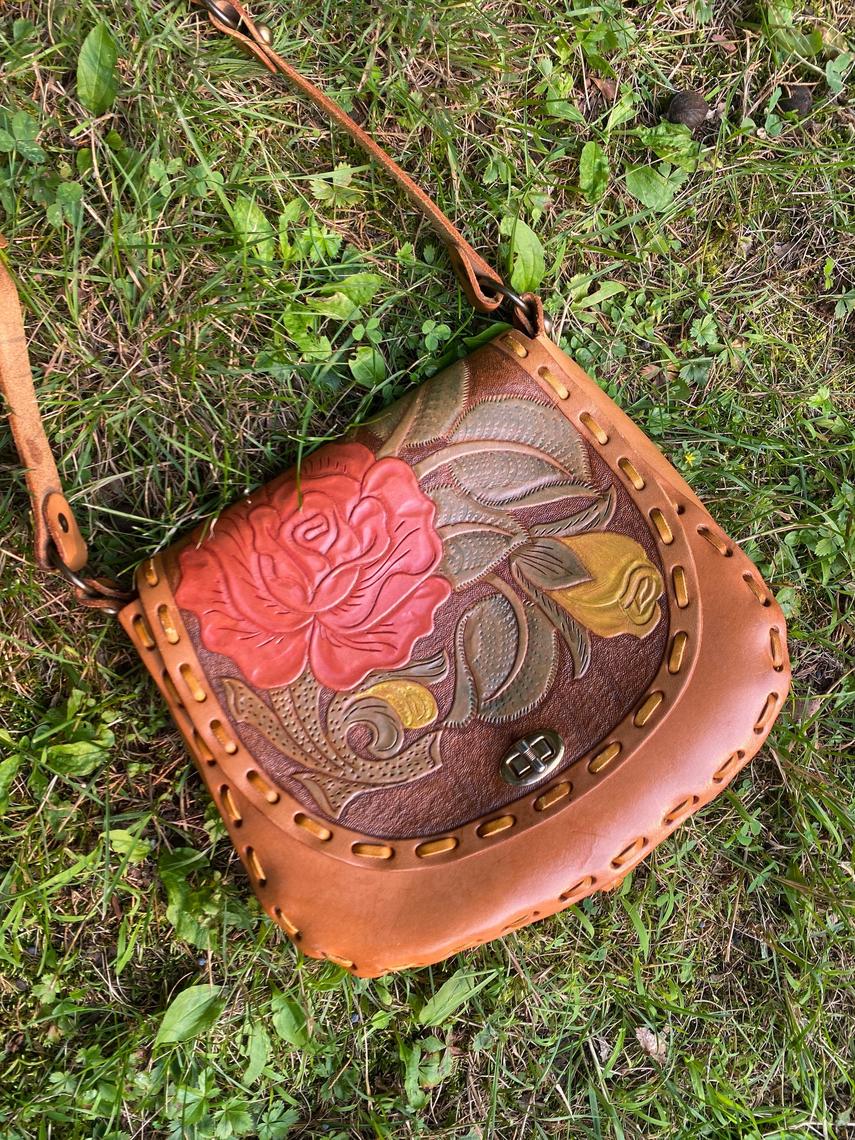 70s ROSE tooled leather purse / vintage 1970s flower embossed Mexico ...