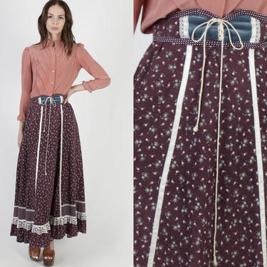 Calico Gunne Sax Maxi Skirt With Pockets / Burgundy 70s Tiered Floral Country Skirt / Blue Velvet Corset Tie Prairie Long Maxi Skirt 
