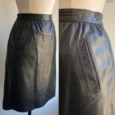 Nice 80's 90's Vintage BLACK LEATHER Skirt / POCKETS + High Waist / Lined 