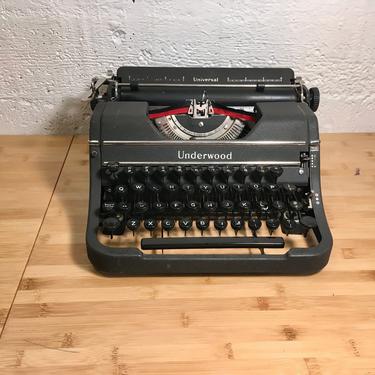 1947 Underwood Universal Portable Typewriter w Case, 2-Color Ribbon, Owner's Manual 