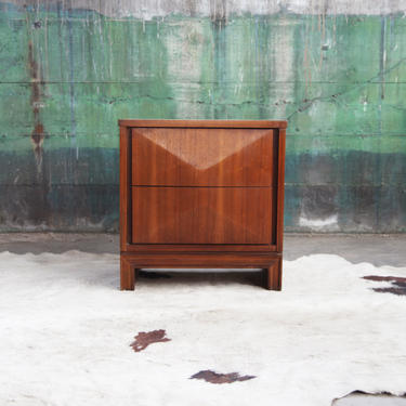 RARE, UNITED Diamond Style 2 drawer End Side Table, Walnut Mid Century Danish Modern Minimalist McM 1960s Johnson Carper 