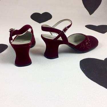 90's red velvet princess heels 1990's burgundy flocked ankle strap closed toe rhinestone embroidered vine curved low heel shoes size 11 41 