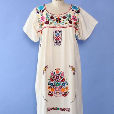 Floral Embroidered Everyday Dress S/M