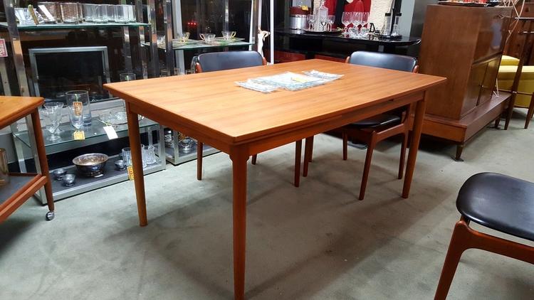 Danish Modern teak draw-leaf dining table by A/S Randers Mobelfabrik