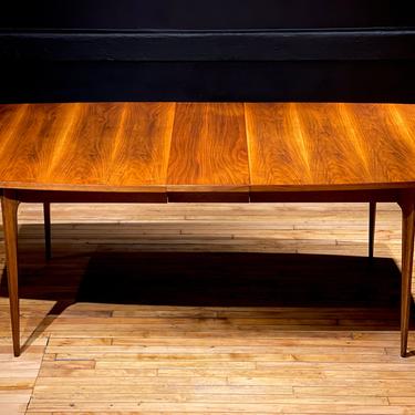 Restored Broyhill Brasilia Expanding Walnut Surfboard Dining Table - Broyhill Premier Mid Century Modern Danish Style Furniture 