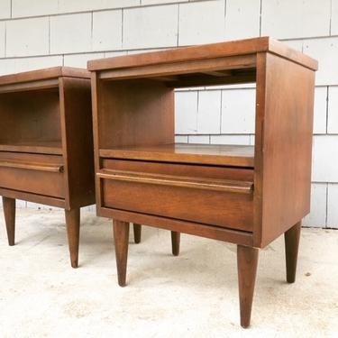 Pair of Midcentury 1960s Night stands/ End Tables