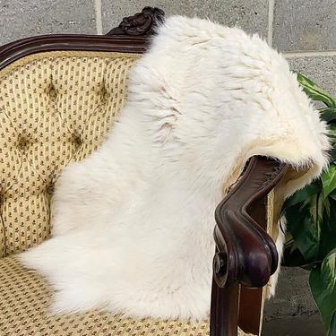 Vintage Fur Hyde 1990s Retro Size 38x25 Bohemian + Genuine + White Fur + Artic Fox or Other Animal + Accent Rug + Home and Floor Decor 