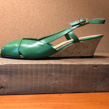 1970s vintage emerald green wedge heel peep toe sandals California Magdesians 9 