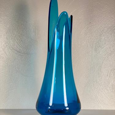 L.E. Smith Blue 18&quot; Swung Vase 