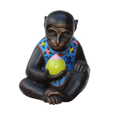 Handmade Brown Bronze Metal Ape Monkey with Peach Figure cs5314E 