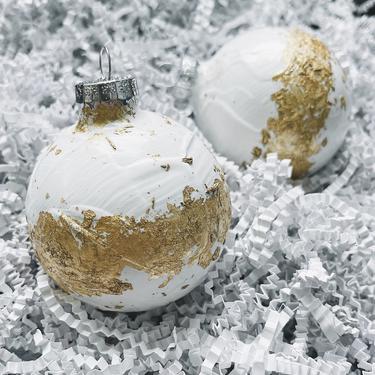 Gold Leaf Banded Textured Traditional Round Ornaments
