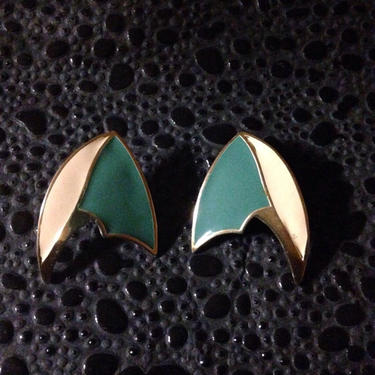 Vintage Arrow Shaped Earrings by BTvintageclothes