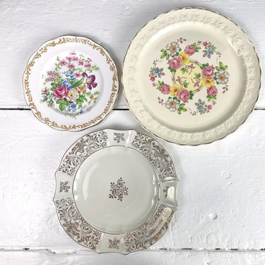 Decorative floral plates - set of 3 - vintage 1950s-1960s plate wall decor 