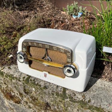 1953 Crosley AM Bakelite Radio, Elec Restored, Model E15-WE 