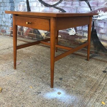 Vintage mid century Paul Mccobb single nightstand side end table 1 drawer tapered legs brass knob 