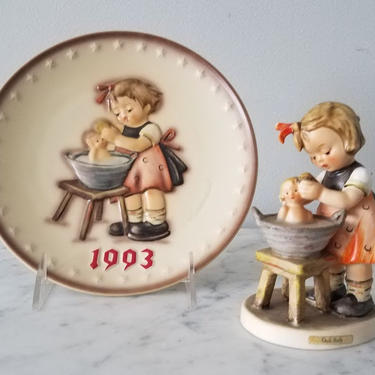 Vintage Goebel Hummel &amp;quot;Doll Bath&amp;quot; Figurine and Plate 