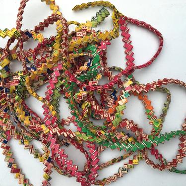 Vintage Chewing Gum Chains, Gum Wrapper Crafts, 60's Summer Craft, Wrapper Chain, Colorful Garland, Kitsch Hobbies 