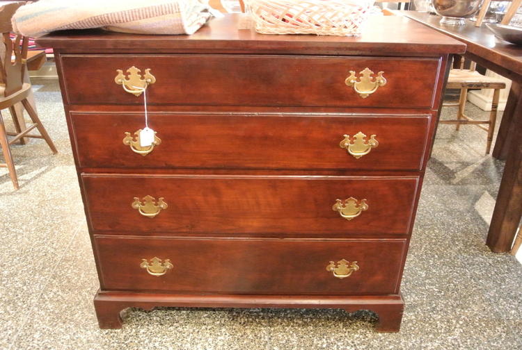 4 drawer mahogany chest $525