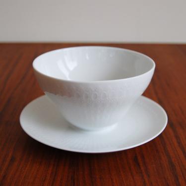 Rosenthal Studio Line Romance Gravy Boat with Attached Plate All White Bjorn Wiinblad Made in Germany 