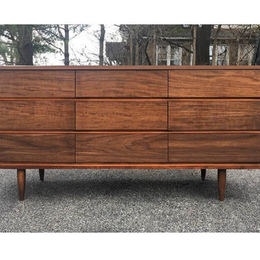 Mid Century Modern Broyhill Walnut MCM 9 drawer Dresser Credenza Sideboard (PureVintageNYC) 
