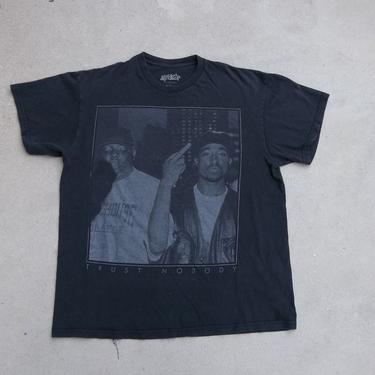 Retro T-shirt Trust No One Notorious B.I.G. Tupac Shakur Hip Hop Gods Dope Shirt Casual Street Clothing 2000s Naturally Faded Black Large 
