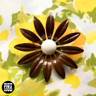 Large Vintage 60s 70s Dark Brown &amp; White Flower Pin Brooch 