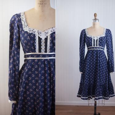 calico gunne sax prairie dress // navy blue floral print // vintage womens clothing size XS small 