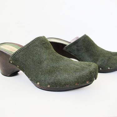 Vintage 2000s Green Clogs 8 - Y2k Pony Hair Slide Mules - Fuzzy Shoes - Platform Clogs - 2000s Heels 