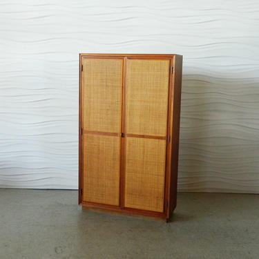 HA-C7974 American Modern Walnut & Grassmat Cabinet