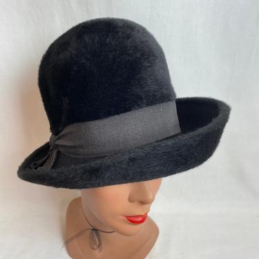 Vintage black cloche’ style women’s beaver hat~ 1960’s~ 20’s-30’s inspired fashionable~ Italian hats~ size 22.5” 
