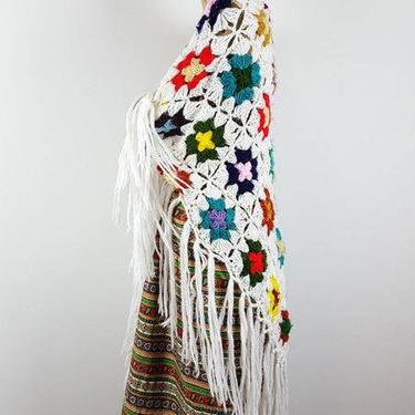 dream weaver | vintage 1970s crochet shawl | vtg 70s shrug cape throw | one size fits most | osfm 