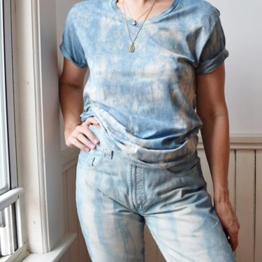 Vintage Staple V-Neck T-shirt Dip Dyed in Natural Avocado and Indigo | M 
