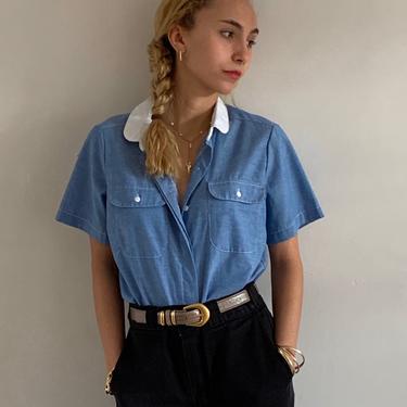 70s contrast Peter Pan collar chambray shirt blouse / vintage short sleeve light blue chambray blouse shirt + white Peter Pan collar | M L 