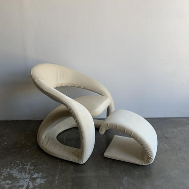 1980s Vintage Sculptural Cantilever Chair and Ottoman - a Pair 