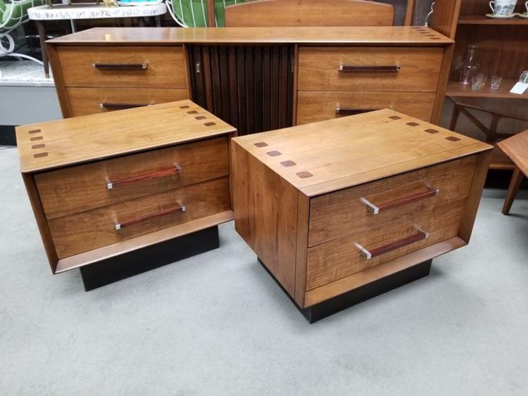                   Pair of Mid-Century Modern nightstands from the Tower collection by Lane