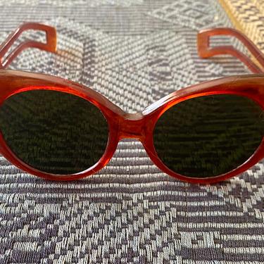 1940s sunglasses // Dark Amber Plastic Dark Lens // vintage 40s sunglasses 