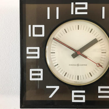 American Modern Graphic Wall Clock 