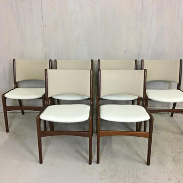 Set of Six Henning Kjaernulf Danish Modern Teak Dining Chairs 