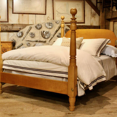Vermont Farmhouse Bed in Maple, Queen Size