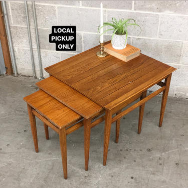 LOCAL PICKUP ONLY ———— Vintage Heritage Nesting Tables 